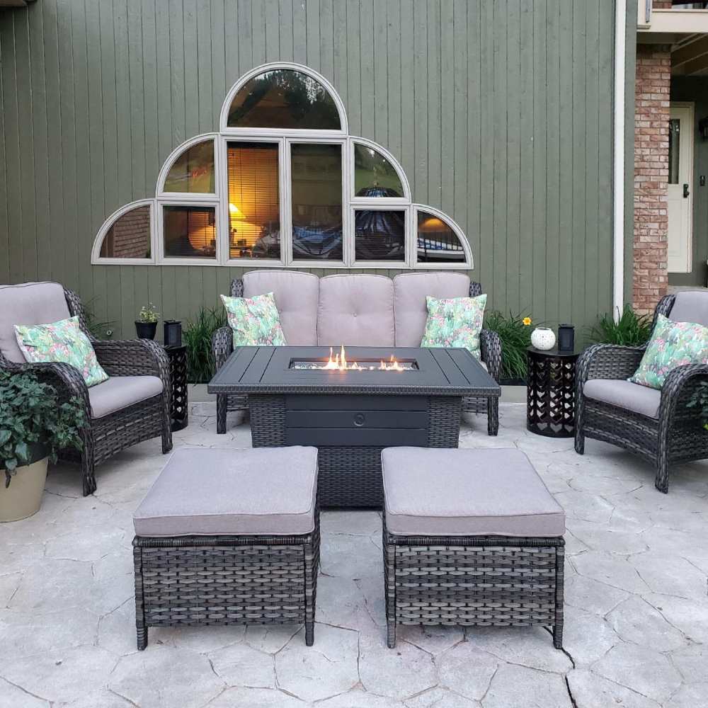 Fire Pit and Table: image 4